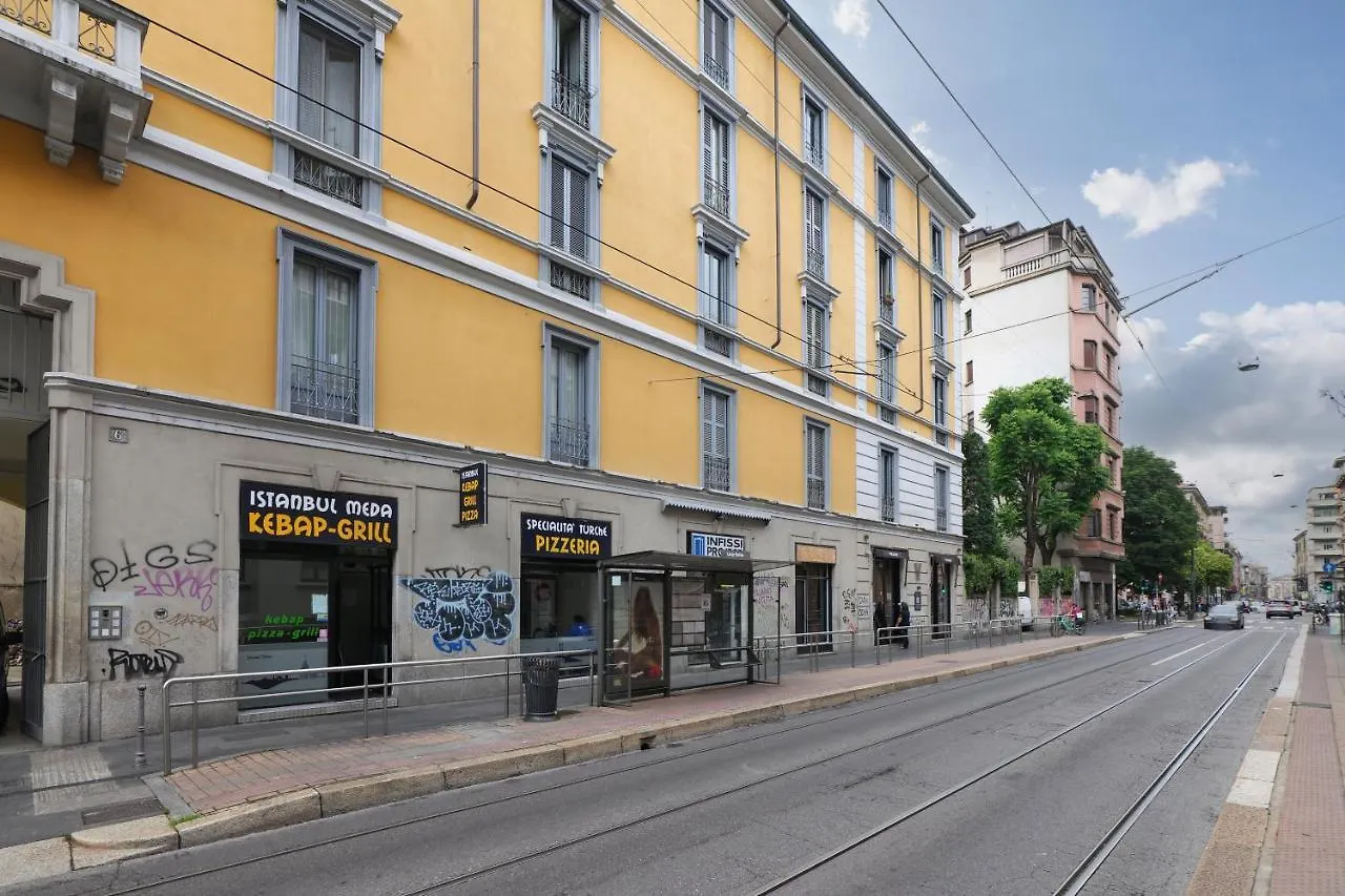 Apartamento Primopiano - Meda 6 Milán 0*,  Italia